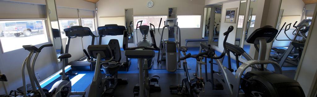 Ypc Fitness & Accomodations Invermere Δωμάτιο φωτογραφία