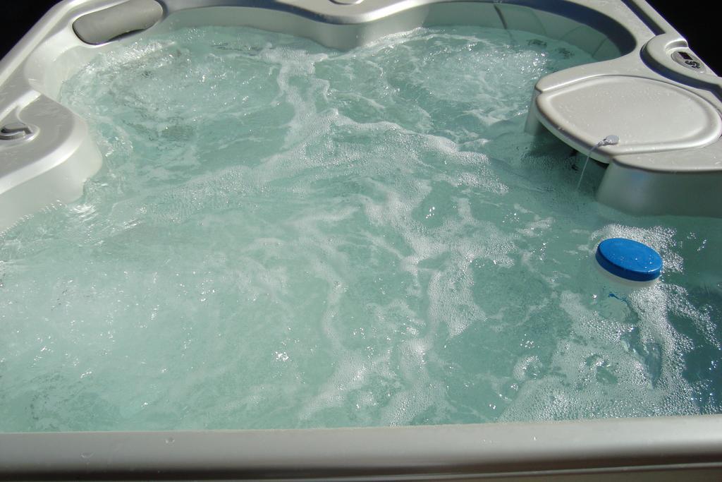 Ypc Fitness & Accomodations Invermere Δωμάτιο φωτογραφία