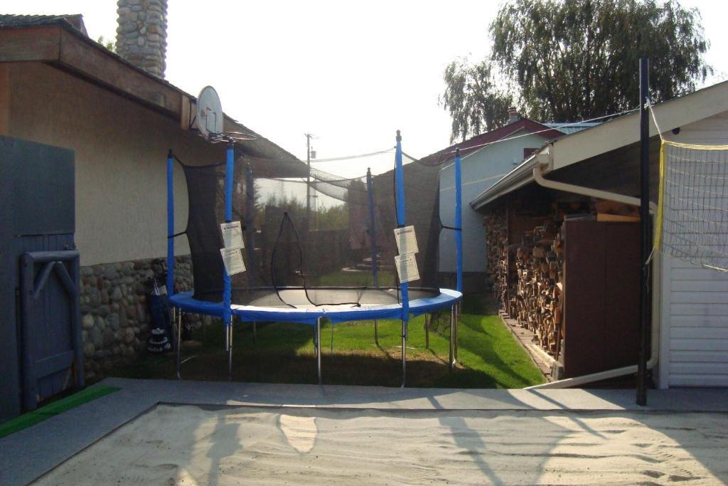Ypc Fitness & Accomodations Invermere Εξωτερικό φωτογραφία