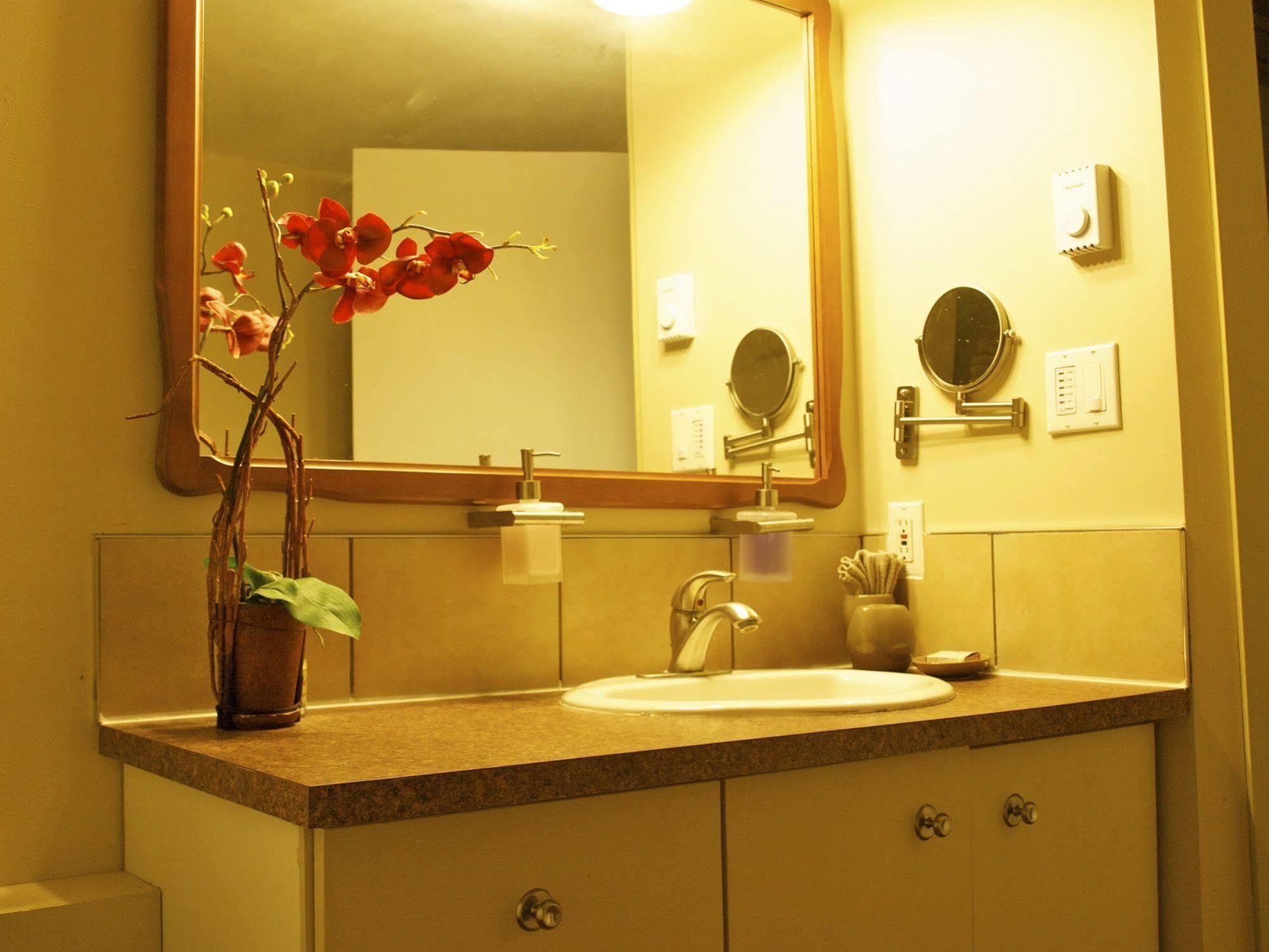 Ypc Fitness & Accomodations Invermere Εξωτερικό φωτογραφία