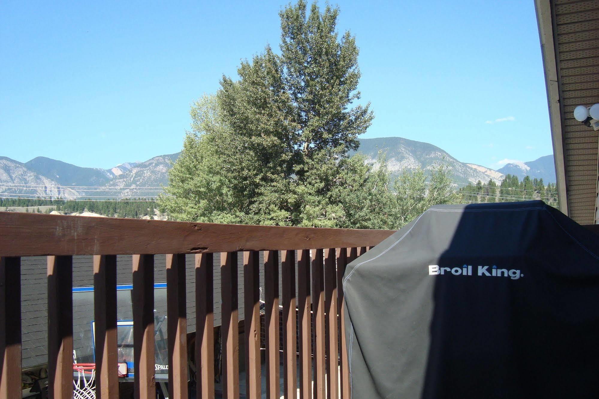Ypc Fitness & Accomodations Invermere Εξωτερικό φωτογραφία