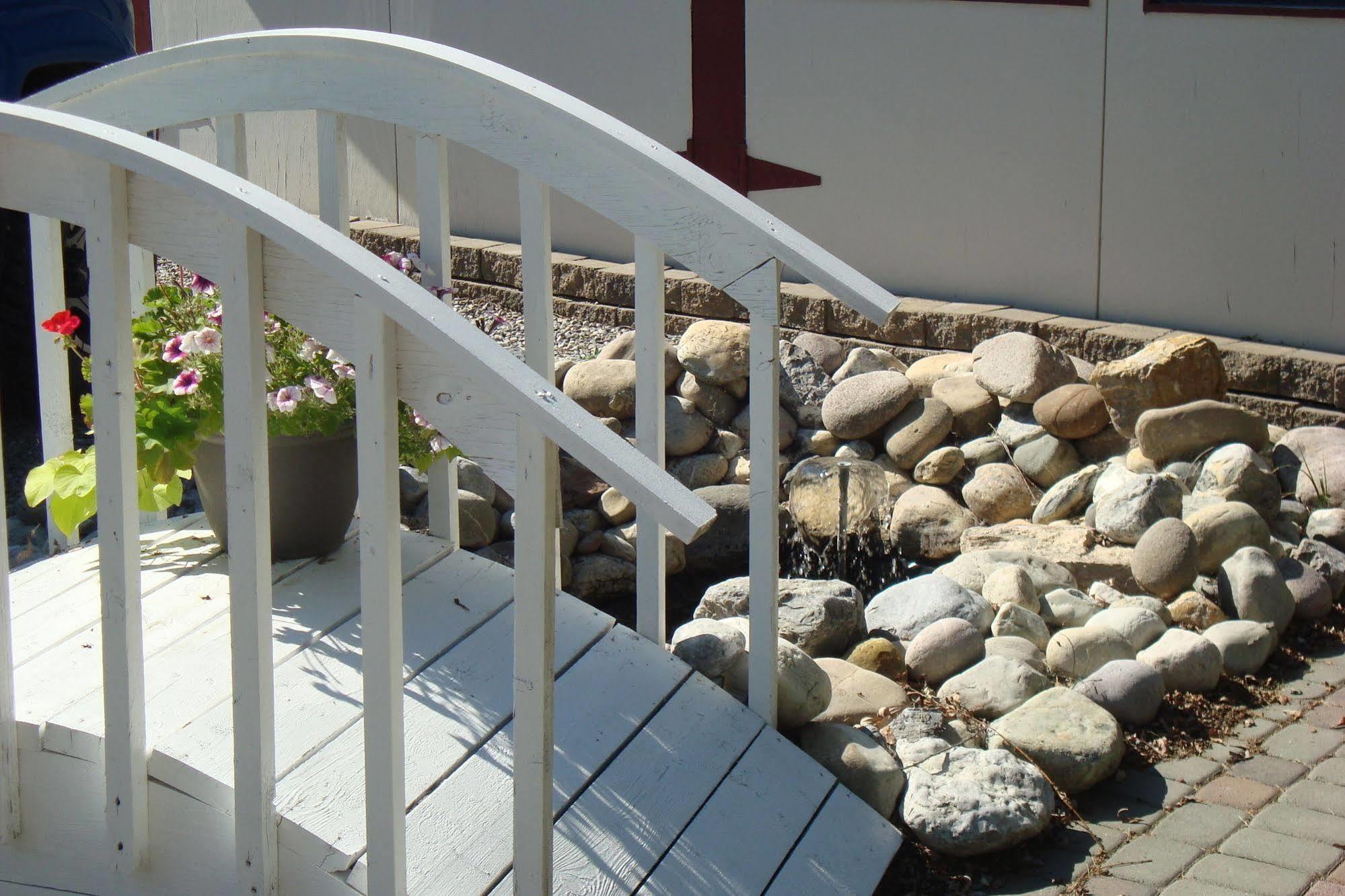 Ypc Fitness & Accomodations Invermere Εξωτερικό φωτογραφία